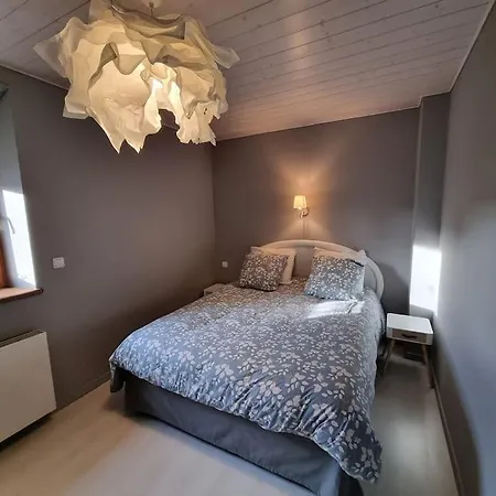 Logement Dans Maison + Exterieur Orchamps-Vennes Exterior foto