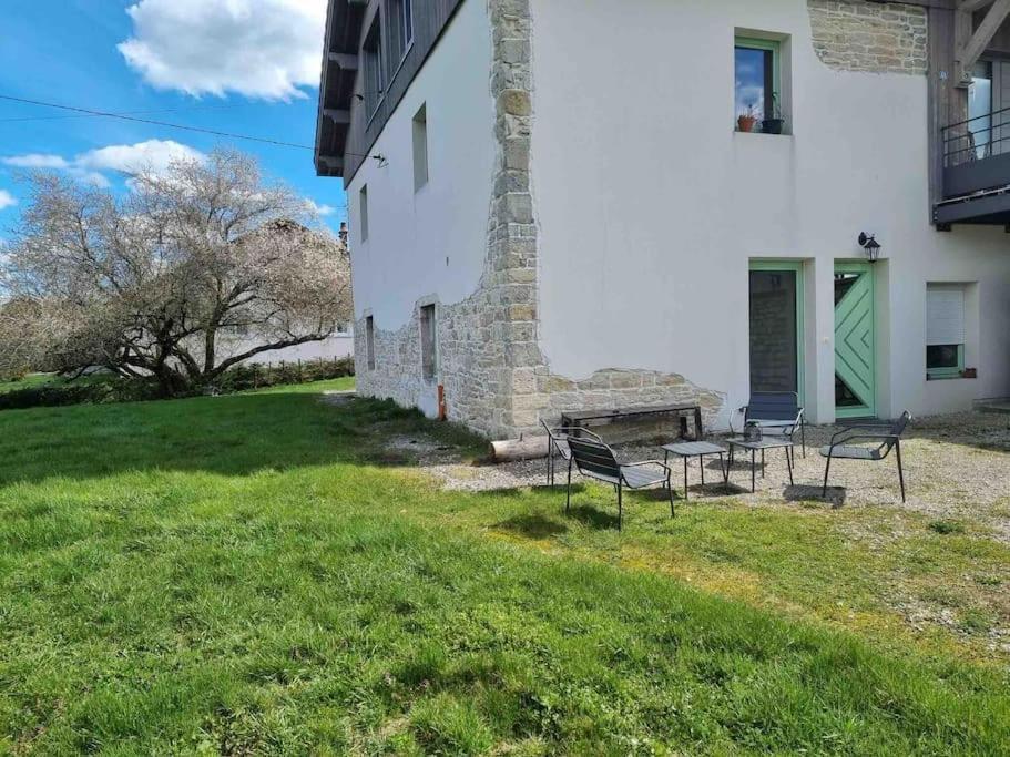 Apartment Dans Maison + Exterieur Orchamps-Vennes