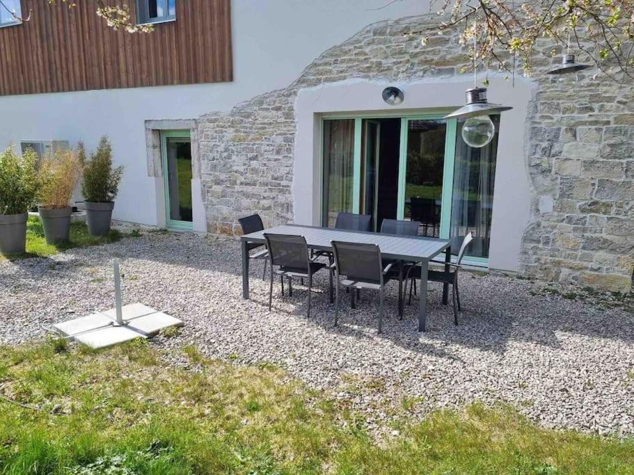 Dans Maison + Exterieur Orchamps-Vennes